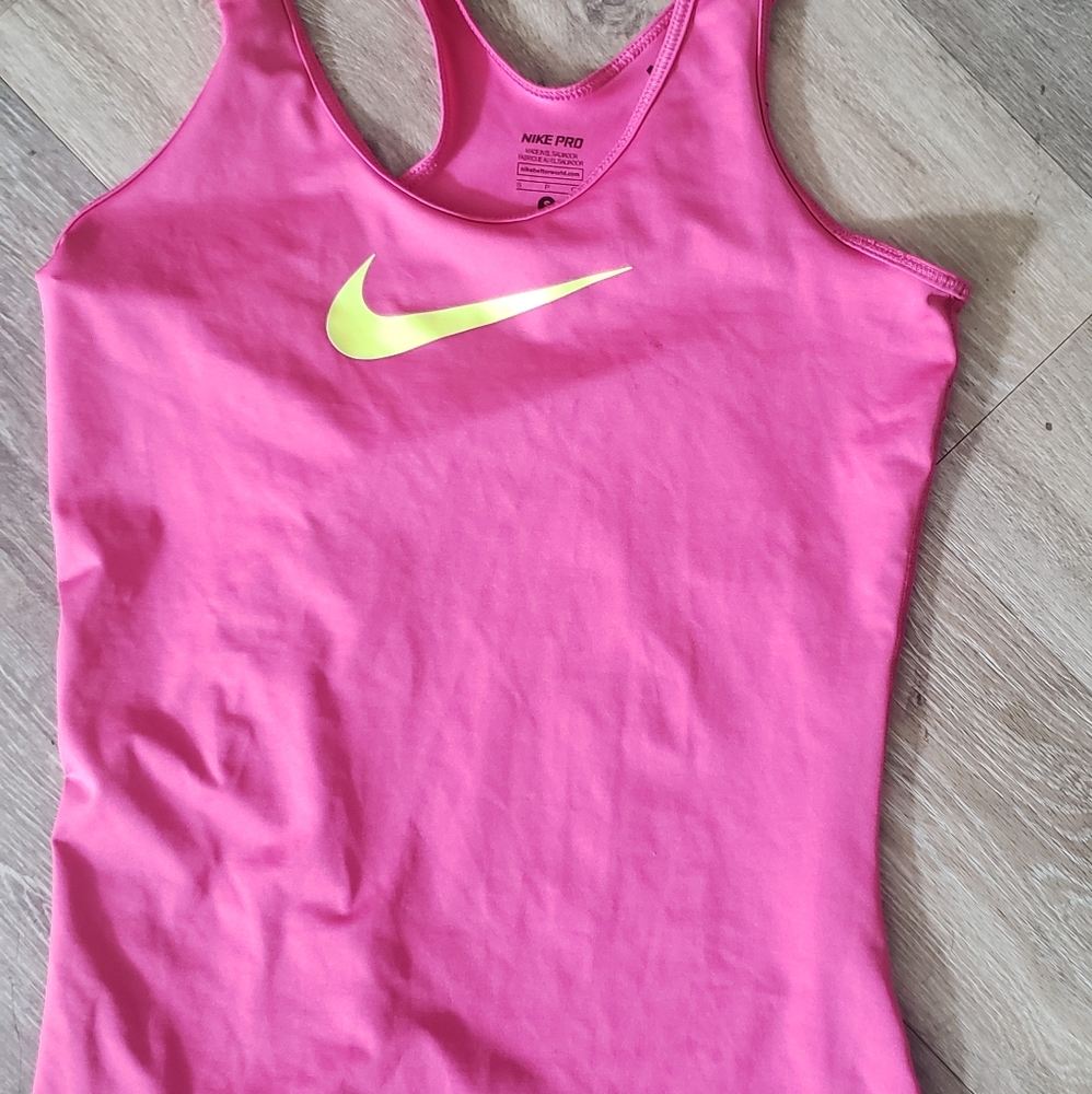 Nike Tank Top Bundle